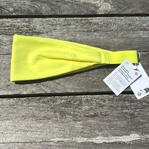 NWT Lululemon Reversible Fleece Wide Headband – Electric Lemon 🎾 yellow 🍋 $18